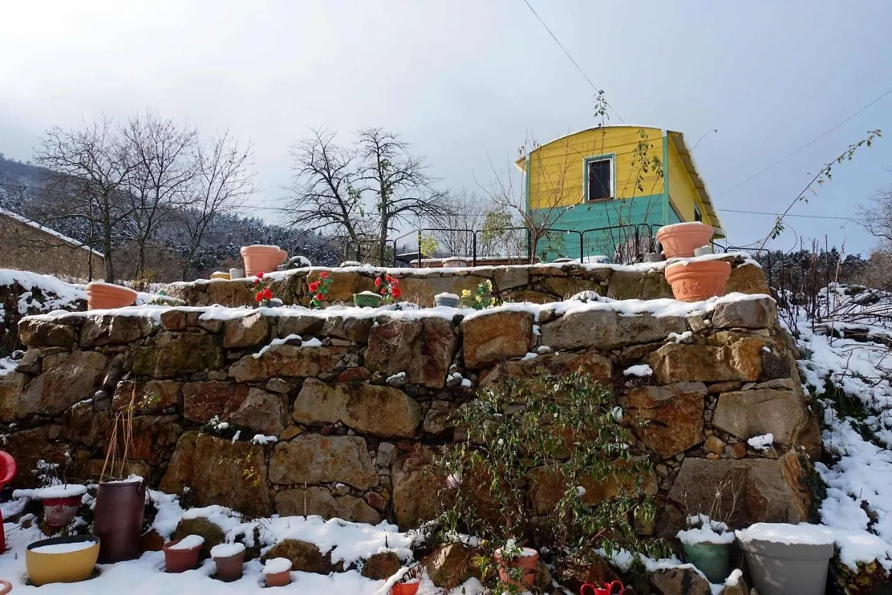 La Ferme De Chenevier, La Roulotte Fleurie 2/4pers Hotel Saint-Victor  Luxe tent Saint-Victor (Ardeche)